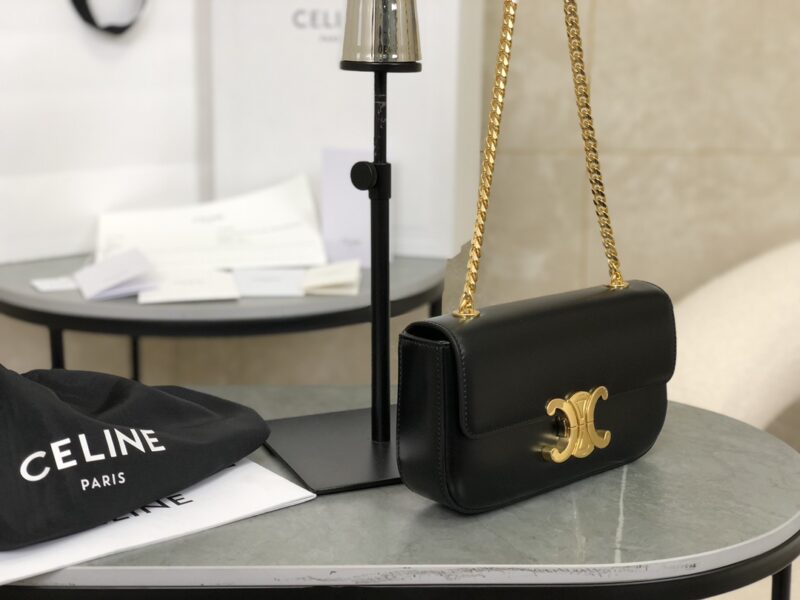 Celine CHAIN SHOULDER BAG CLAUDE in shiny calfskin Black - Image 9