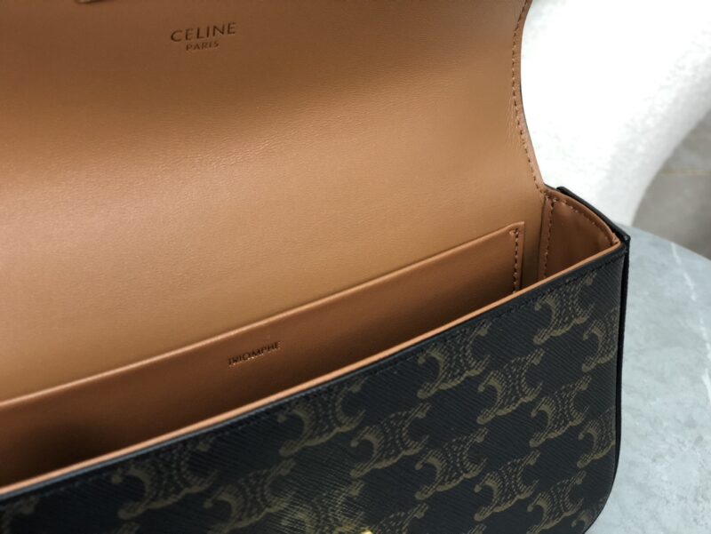 Celine CHAIN SHOULDER BAG CLAUDE in Triomphe canvas - Image 7