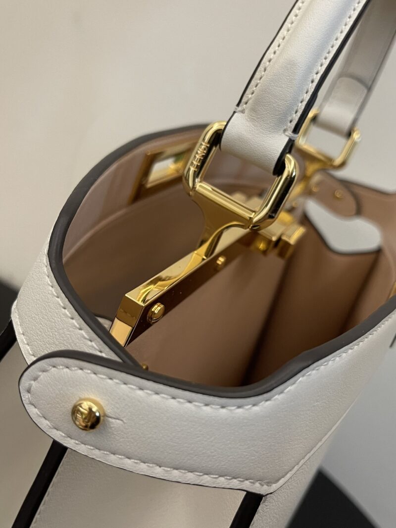 Fendi Peekaboo Soft Medium White leather bag - Image 8