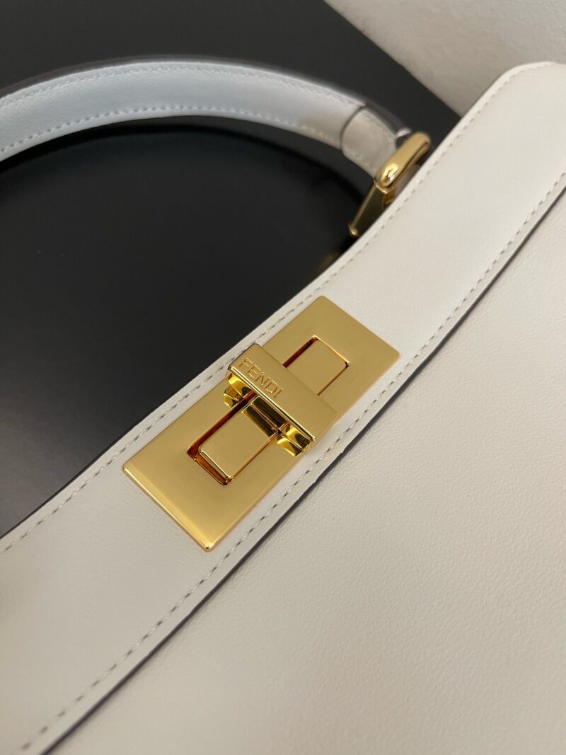 Fendi Peekaboo Soft Medium White leather bag - Image 9