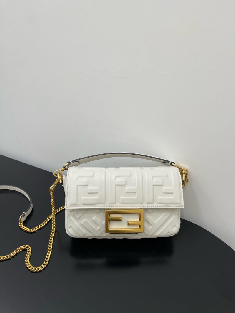 Replica Fendi Baguette Mini White Nappa Leather Bag with FF Motif – Luxury Designer Mini Bag in White Nappa Leather with Fendi Branding