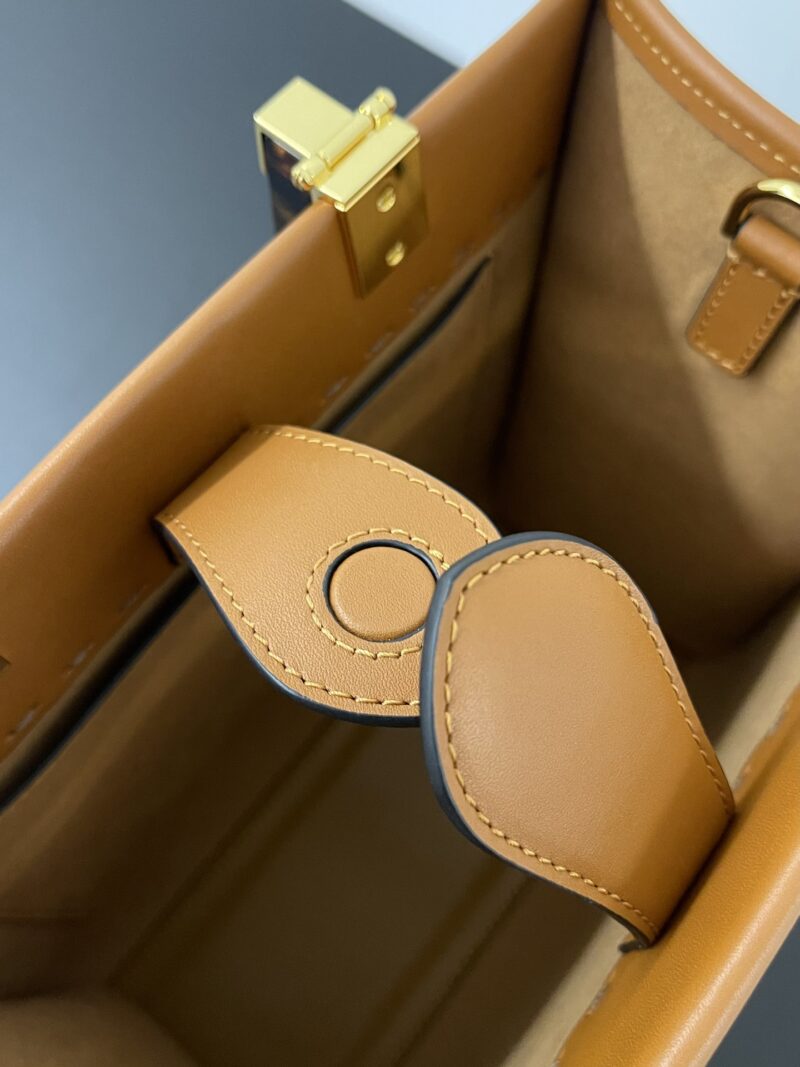 Fendi Sunshine Small Brown calf leather bag - Image 6