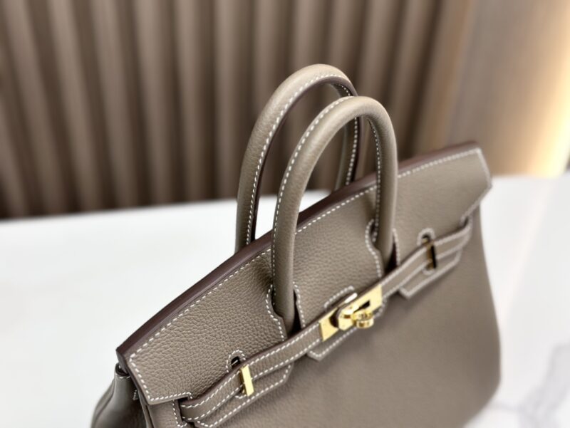 Hermes Birkin 25 handbag in Etoupe Togo leather - Image 6