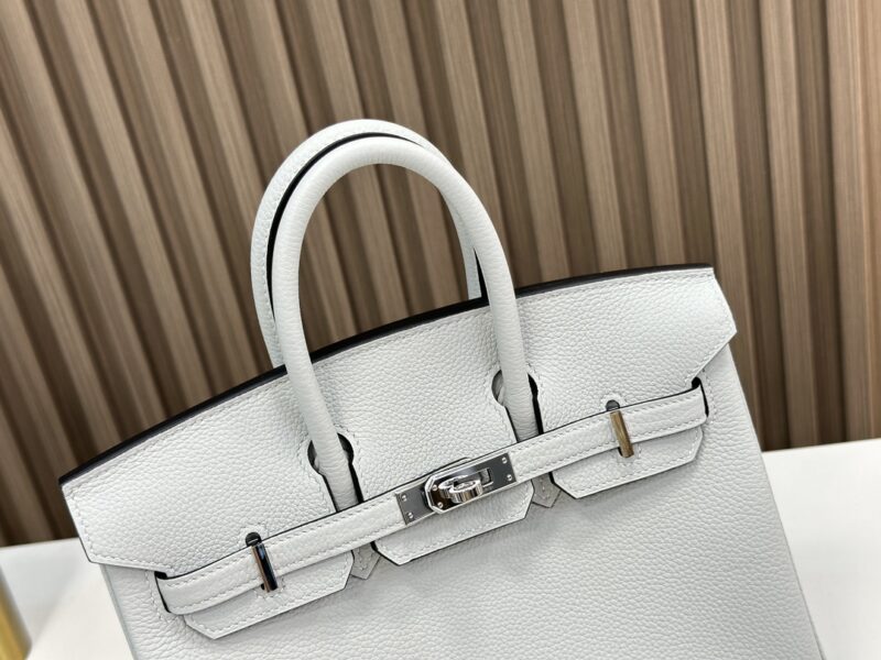 Hermes Birkin 25 handbag in Bleu Pale Togo leather - Image 4