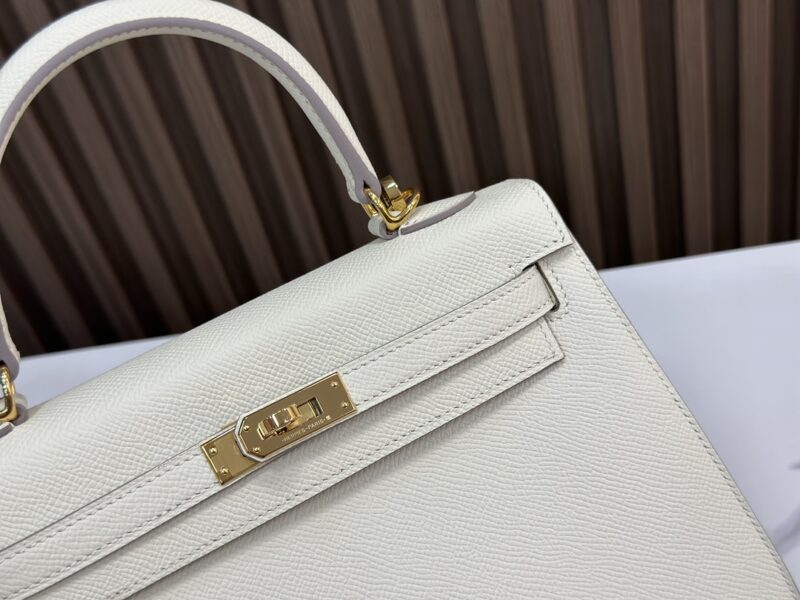 Hermes Kelly 25 handbag in Craie Epsom leather - Image 7