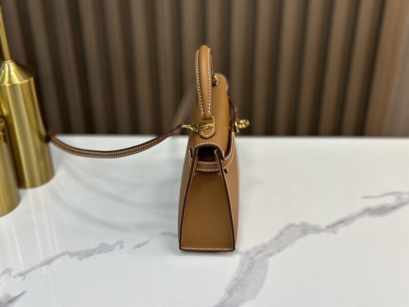 HERMÈS Mini Kelly II crossbody bag in Gold Epsom leather - Image 2