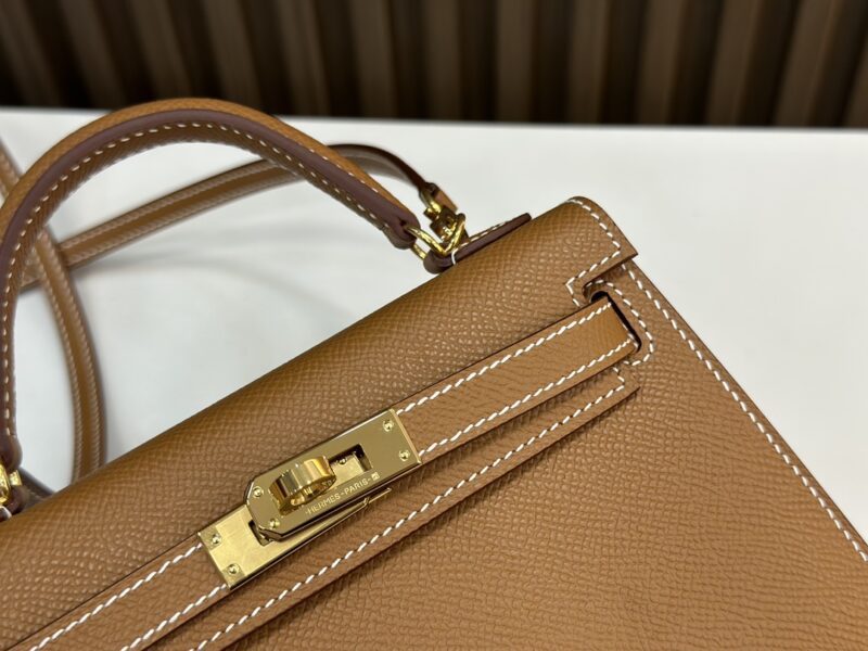 HERMÈS Mini Kelly II crossbody bag in Gold Epsom leather - Image 5