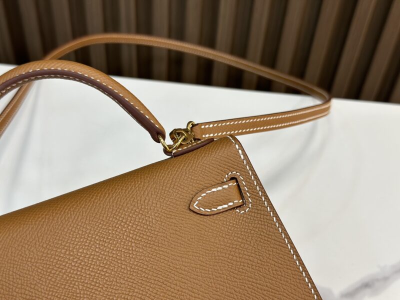 HERMÈS Mini Kelly II crossbody bag in Gold Epsom leather - Image 9