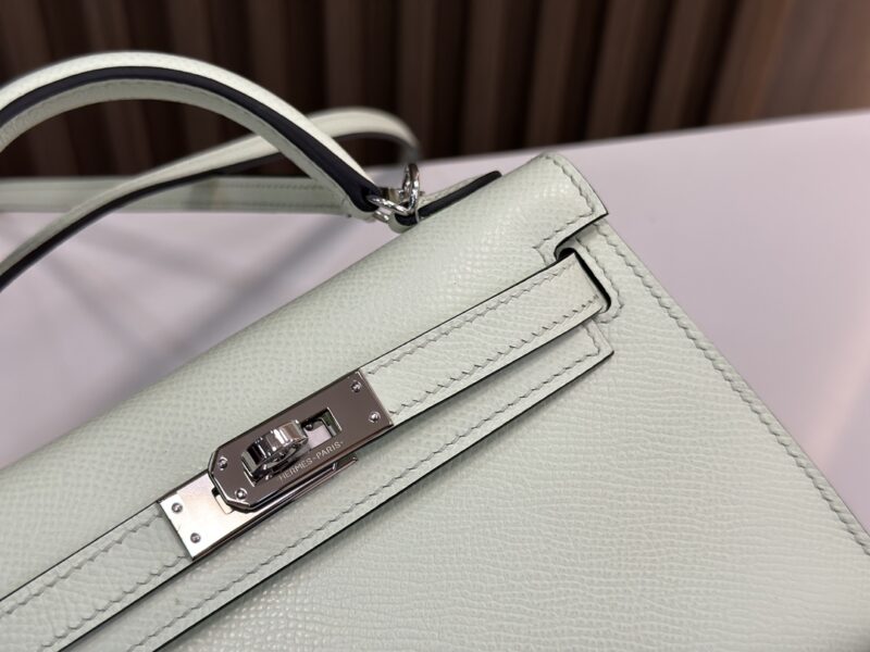 HERMÈS Mini Kelly II crossbody bag in Vert Fizz Epsom leather - Image 9