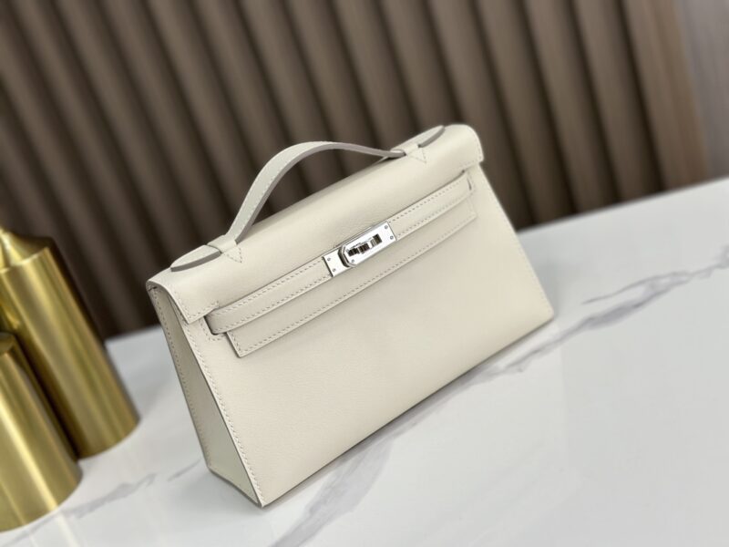 HERMÈS Kelly Pochette in Craie Swift leather - Image 7