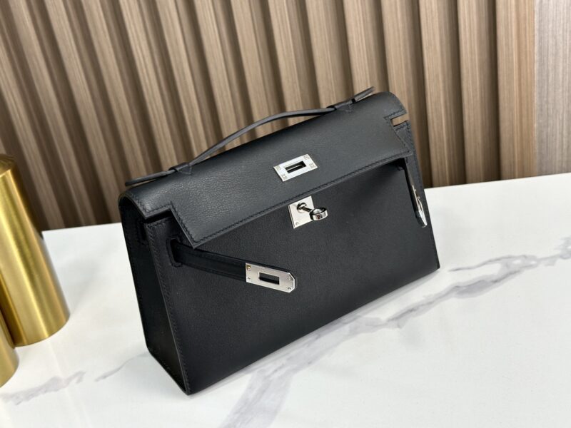 HERMÈS Kelly Pochette in Black Swift leather - Image 3