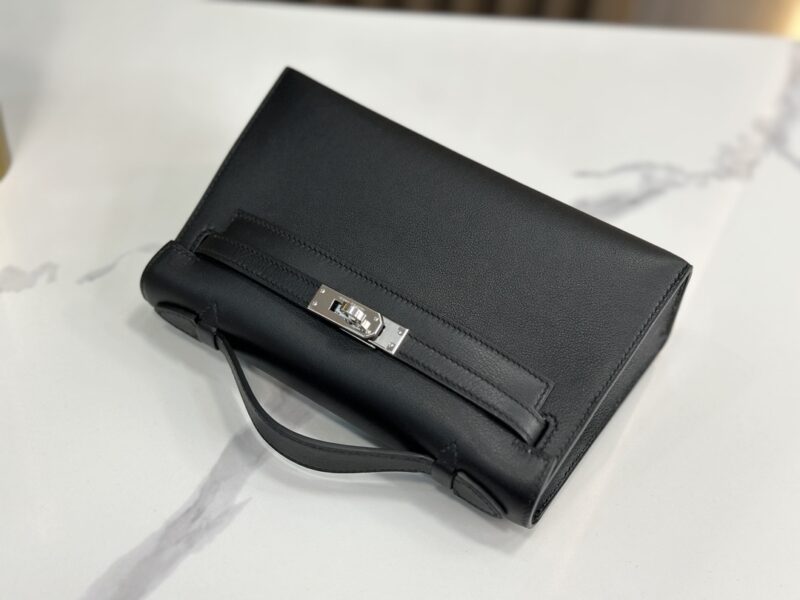 HERMÈS Kelly Pochette in Black Swift leather - Image 4