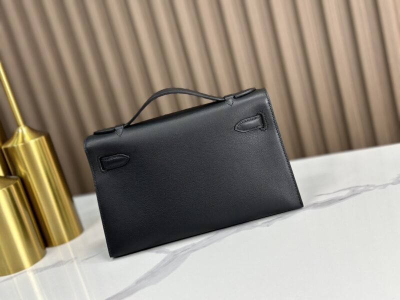 HERMÈS Kelly Pochette in Black Swift leather - Image 5