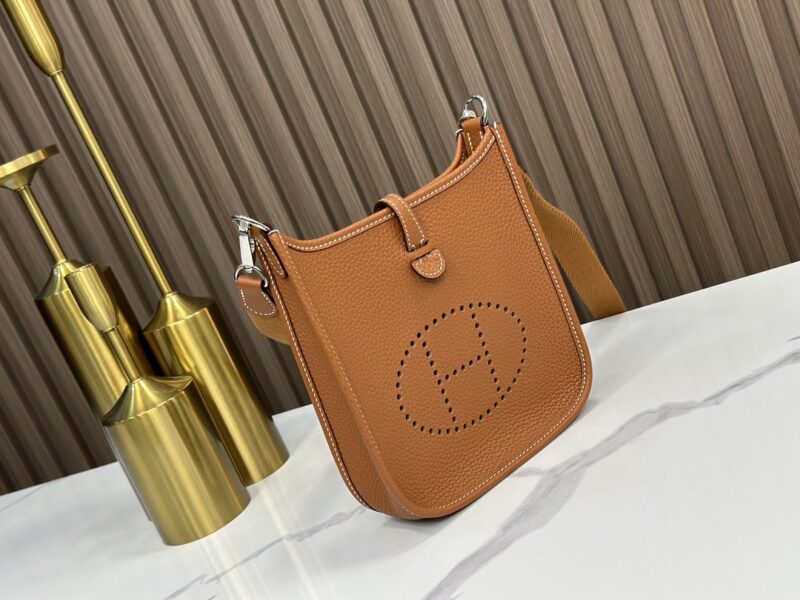 Hermès Gold Clemence Mini Evelyne 16 TPM - Image 2