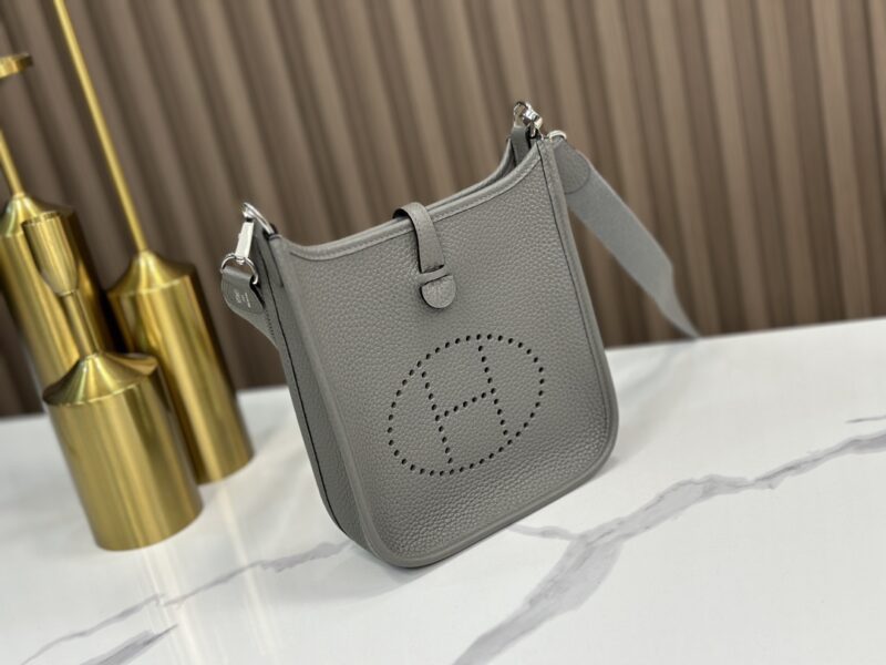 Hermès Gris Meyer Clemence Mini Evelyne 16 TPM - Image 4