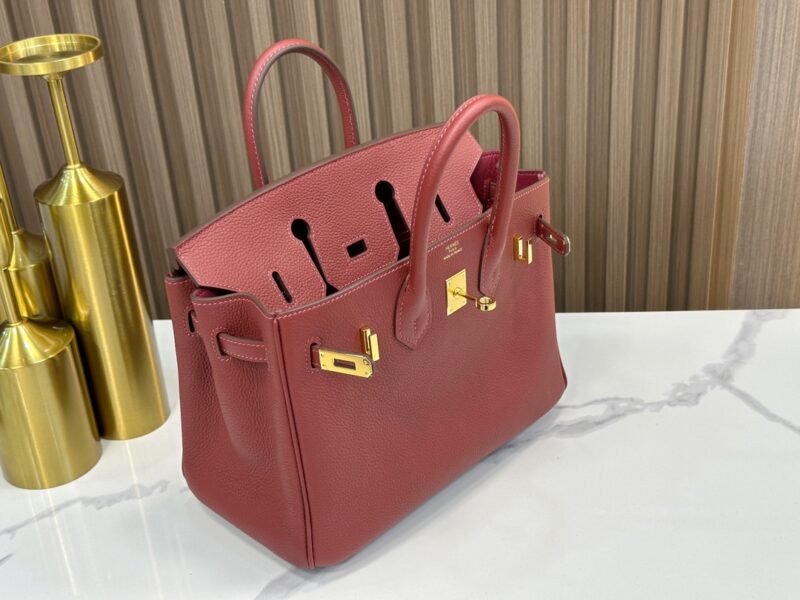 Hermes Birkin 25 handbag in Bordeaux Togo leather - Image 2