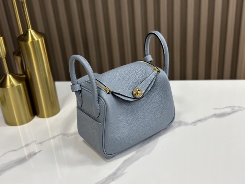 HERMÈS Mini Lindy shoulder bag in Bleu Lin Clemence leather - Image 3