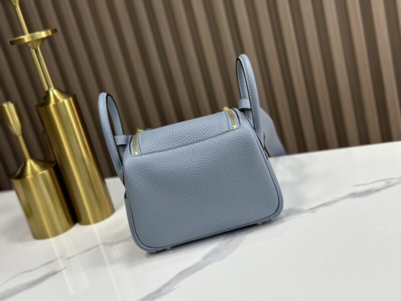 HERMÈS Mini Lindy shoulder bag in Bleu Lin Clemence leather - Image 5