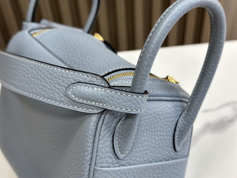 HERMÈS Mini Lindy shoulder bag in Bleu Lin Clemence leather - Image 6