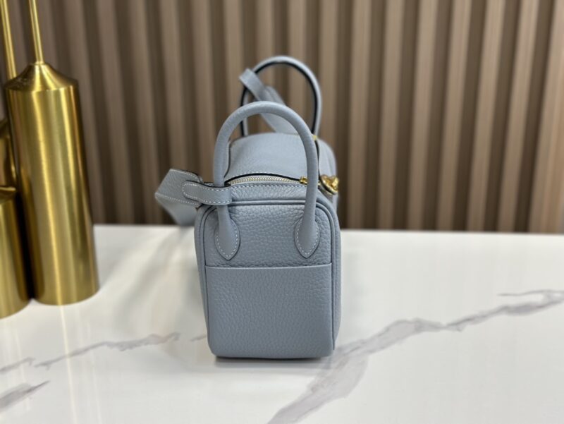 HERMÈS Mini Lindy shoulder bag in Bleu Lin Clemence leather - Image 8