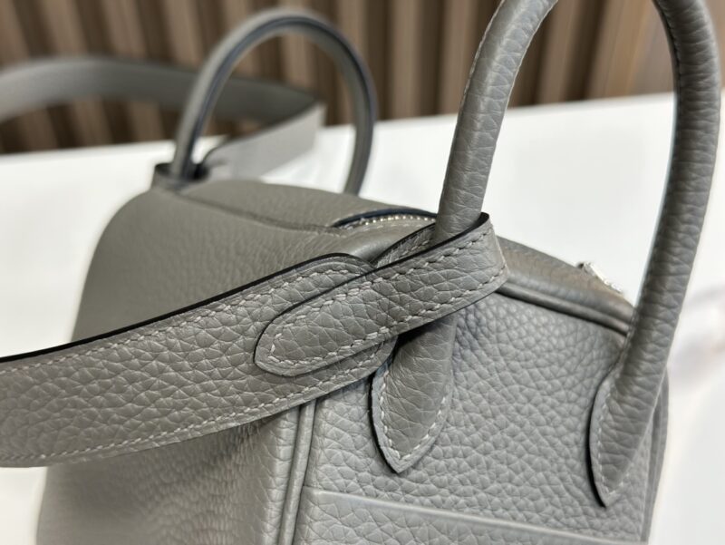 HERMÈS Mini Lindy shoulder bag in Gris Meyer Clemence leather - Image 6