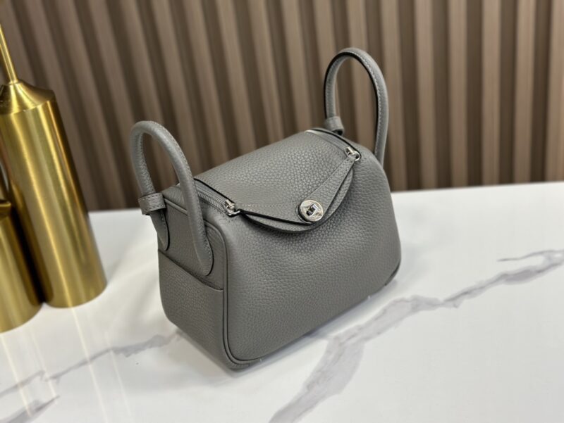 HERMÈS Mini Lindy shoulder bag in Gris Meyer Clemence leather - Image 7