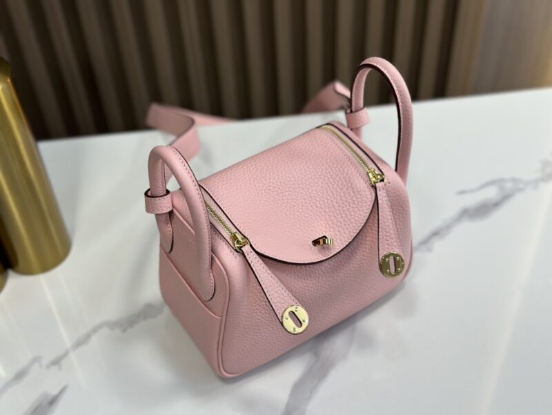 HERMÈS Mini Lindy shoulder bag in Rose Sakura Clemence leather - Image 6