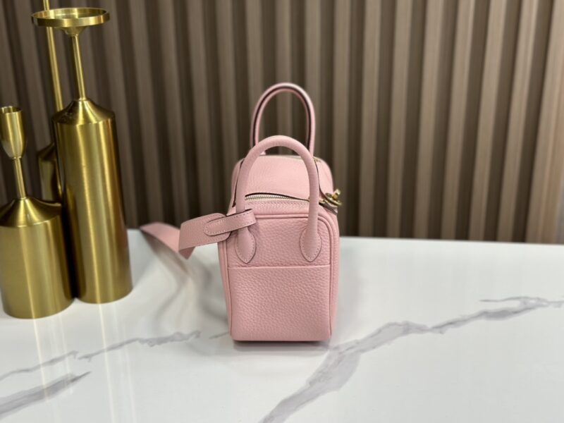 HERMÈS Mini Lindy shoulder bag in Rose Sakura Clemence leather - Image 7