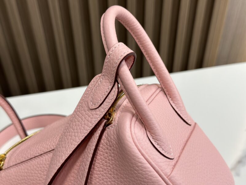 HERMÈS Mini Lindy shoulder bag in Rose Sakura Clemence leather - Image 9