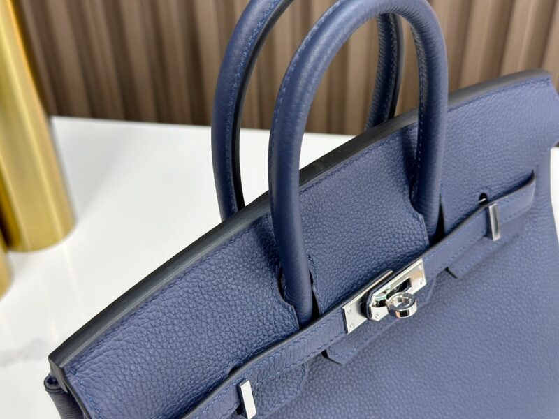 HERMÈS Birkin 25 handbag in Bleu Saphir Togo leather - Image 8