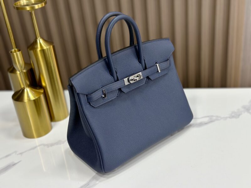 HERMÈS Birkin 25 handbag in Bleu Saphir Togo leather - Image 9