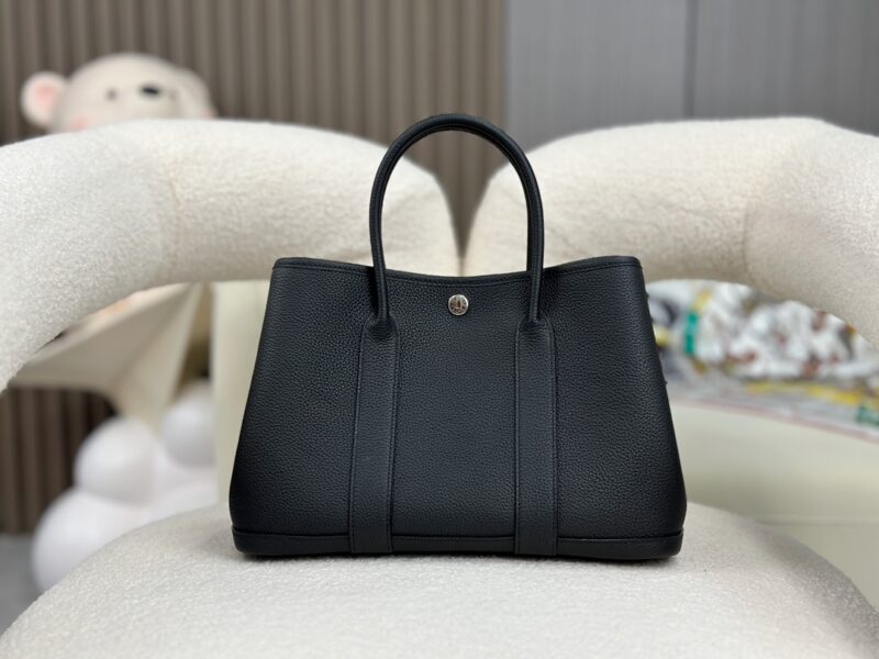 Replica Hermès Garden Party 30cm Bag in Negonda Black – High-quality replica Hermès bag in classic black Negonda leather with silver-tone hardware.