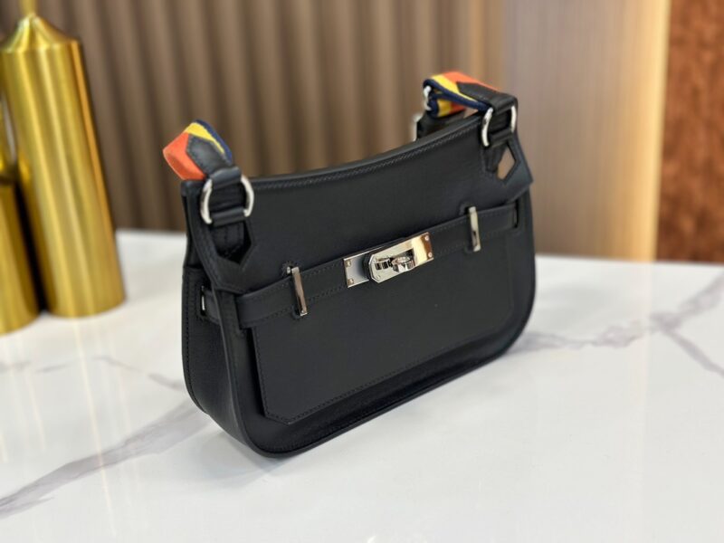 HERMÈS Jypsiere Mini shoulder bag in Black - Image 4