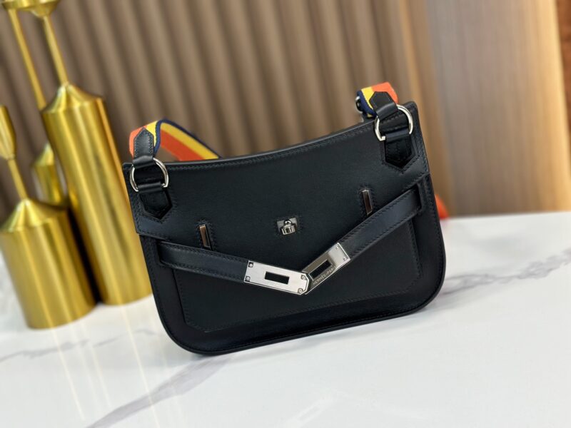 HERMÈS Jypsiere Mini shoulder bag in Black - Image 5