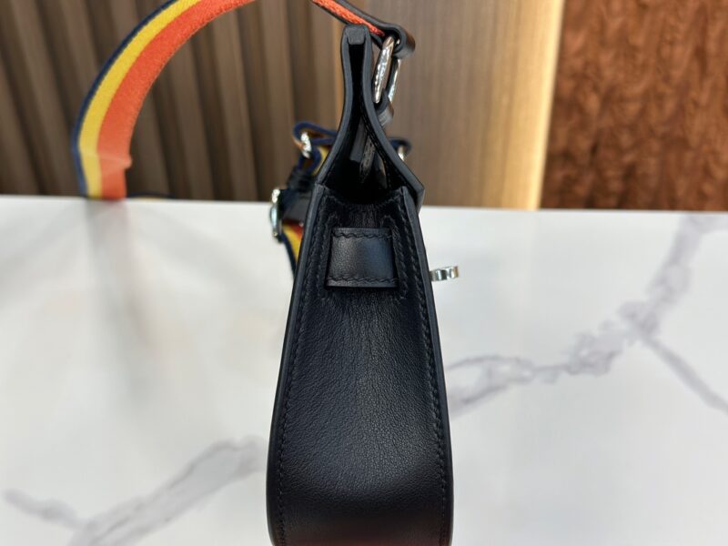 HERMÈS Jypsiere Mini shoulder bag in Black - Image 7