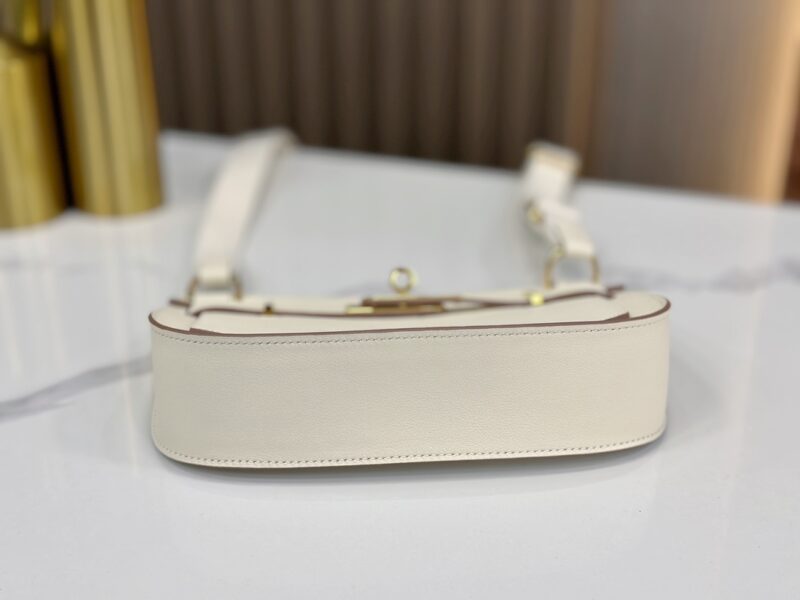 HERMÈS Jypsiere Mini shoulder bag in White - Image 3