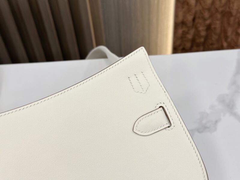 HERMÈS Jypsiere Mini shoulder bag in White - Image 4