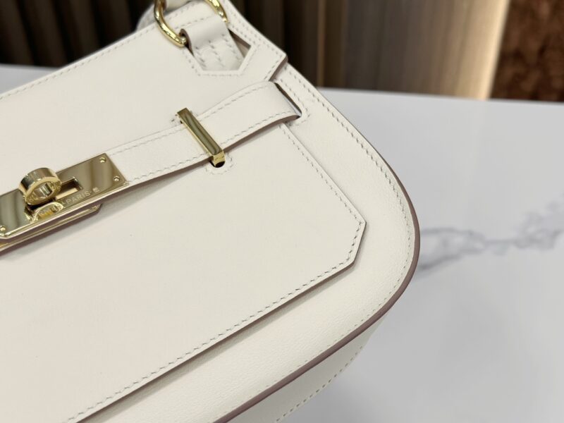 HERMÈS Jypsiere Mini shoulder bag in White - Image 5