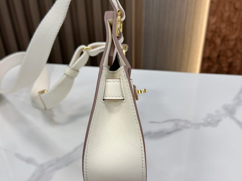 HERMÈS Jypsiere Mini shoulder bag in White - Image 6