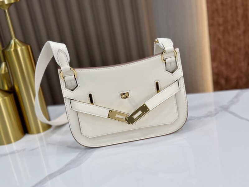 HERMÈS Jypsiere Mini shoulder bag in White - Image 2