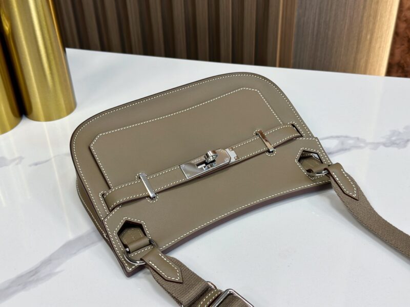 HERMÈS Jypsiere Mini shoulder bag in Etoupe - Image 7