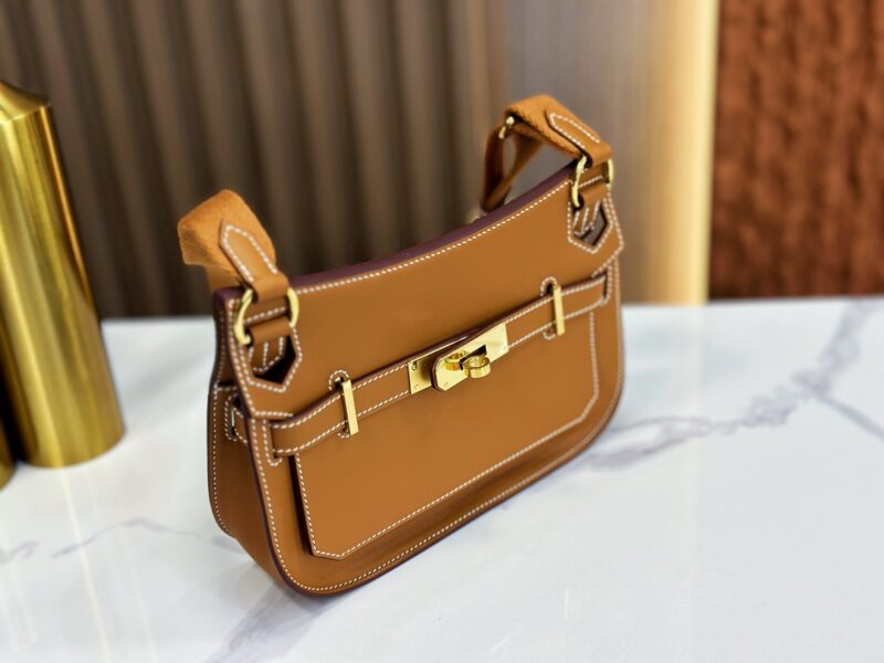 HERMÈS Jypsiere Mini shoulder bag in Gold - Image 3