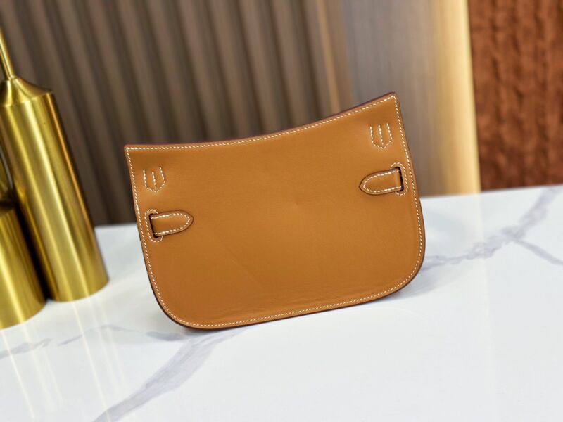 HERMÈS Jypsiere Mini shoulder bag in Gold - Image 8