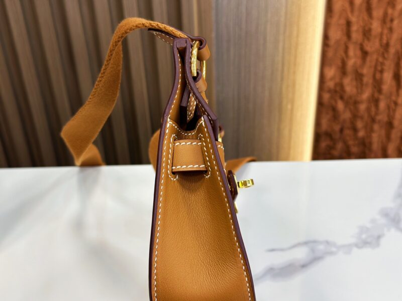 HERMÈS Jypsiere Mini shoulder bag in Gold - Image 9