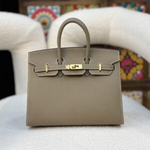 Replica Hermès Birkin Sellier 25 Bag in Etoupe Epsom Leather – High-quality replica Hermès bag with gold-tone hardware and structured silhouette.