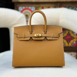 Replica Hermès Birkin Sellier 25 Bag in Gold Epsom Leather – High-quality replica Hermès bag with gold-tone hardware and structured design.