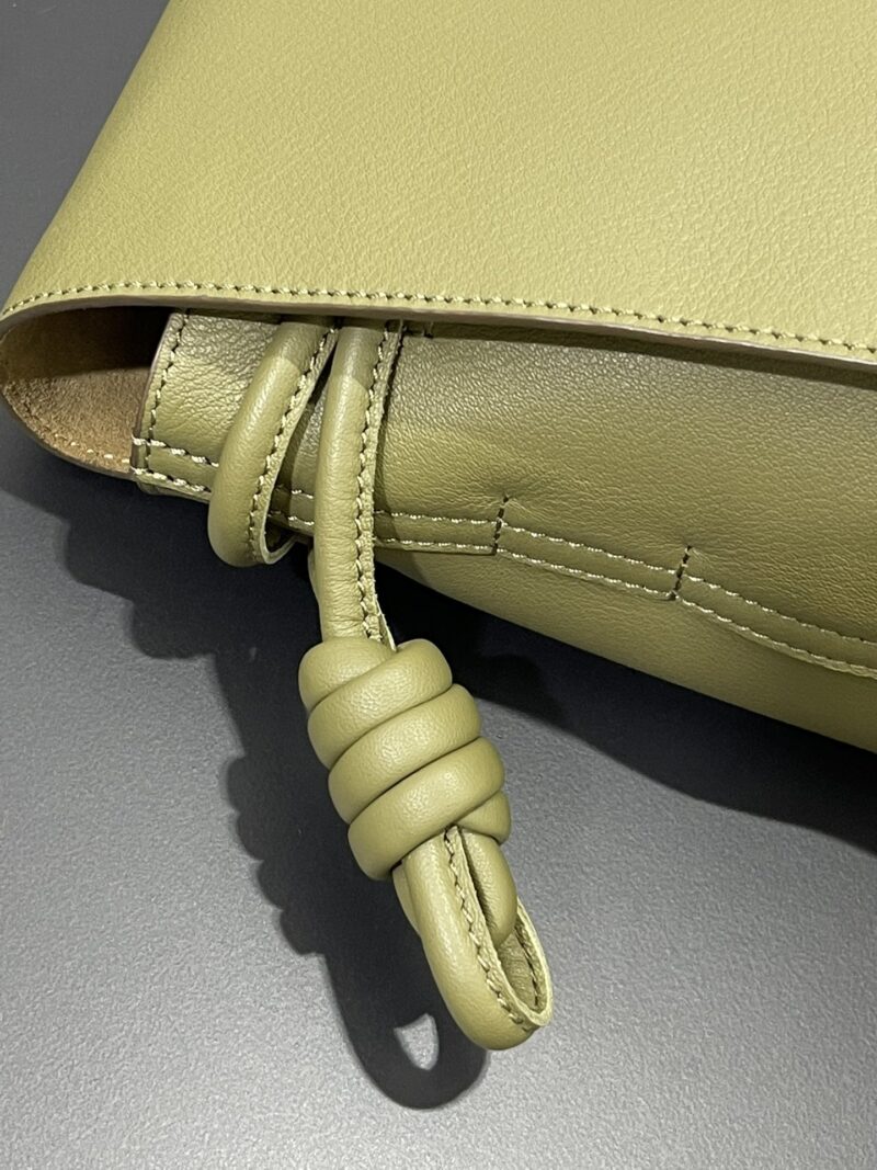 Loewe Flamenco satchel in Olive - Image 3