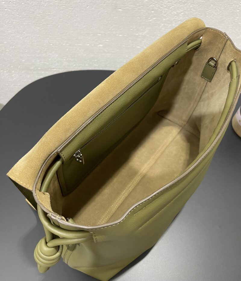 Loewe Flamenco satchel in Olive - Image 4