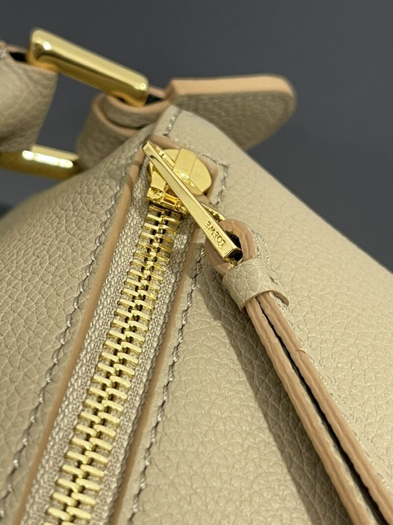 Loewe Puzzle bag in Sand - Image 4