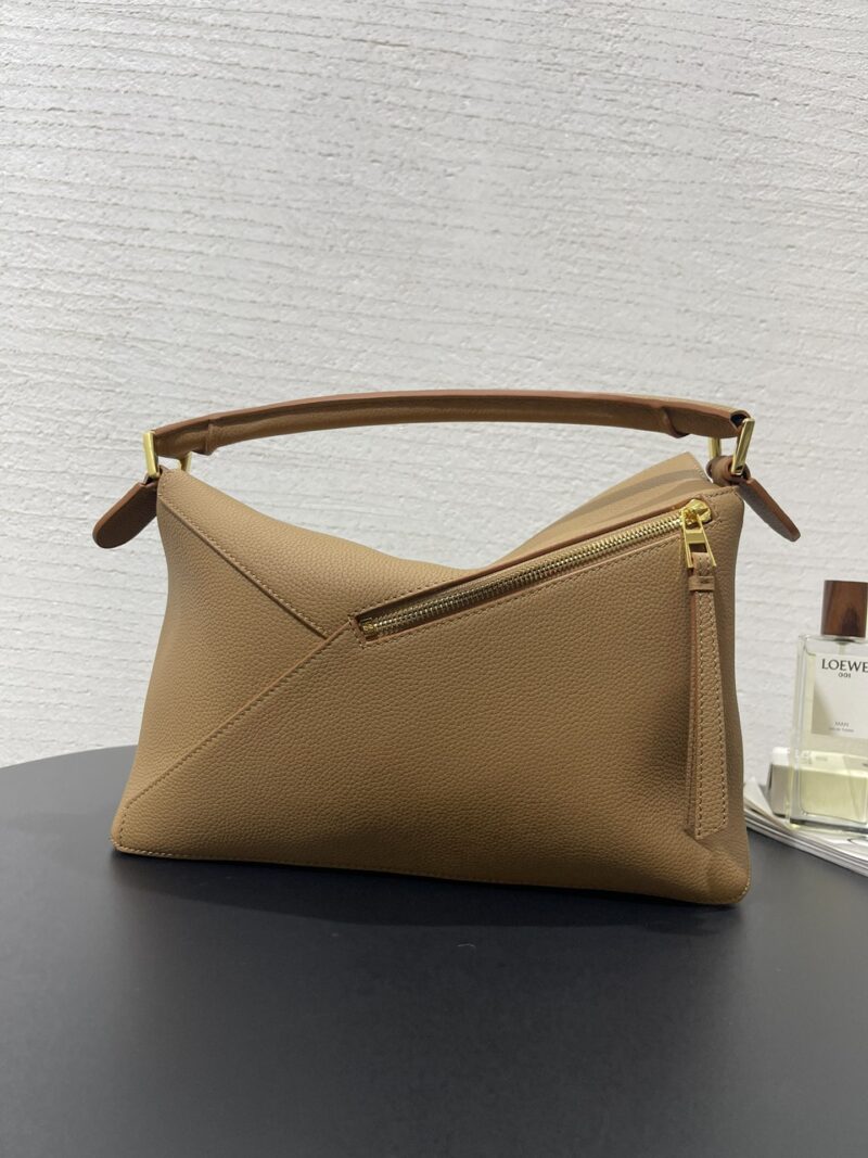 Loewe Puzzle bag in Toffee - Image 6